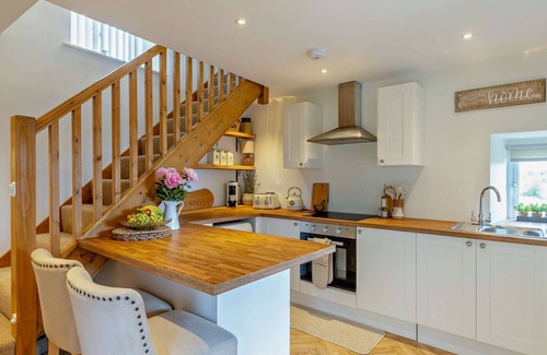 New Mills House | Peeb’s Palace at Tanpits Farm