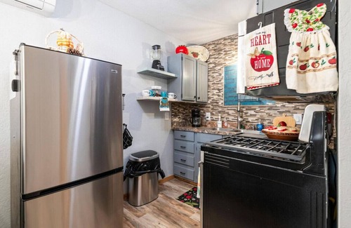 Denison Apartment | Peg's Place Efficiency Apt in Denison TX