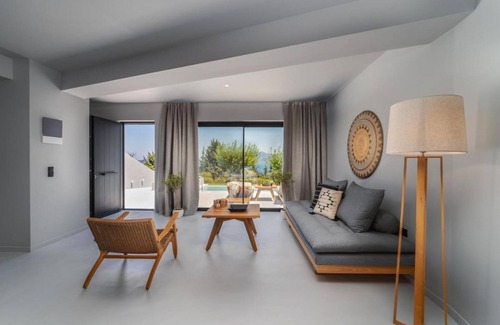 Nikiana Villa | Pegasus Suite - Cavalier suites
