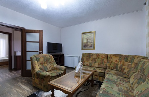 Glavatske Kucice Apartment | Pejovic Residence in Budva