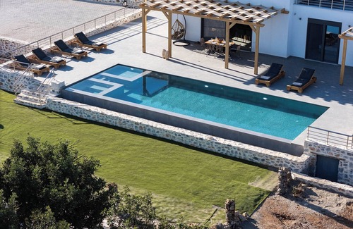 Frangokastellon Villa | Pelagria Villa, a Sun-Kissed Path to the Beach