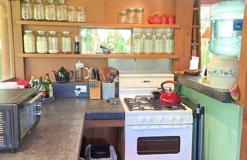 Kehena Apartment | PELE`S SHALA: Sweet Sanctuary Near Ocean & Kalani