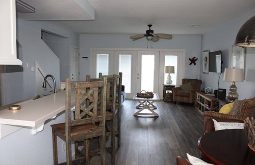 Port Mansfield Condo | Pelican Point #10 - Beautiful Complex, Gorgeous Sunrises & Easy Access