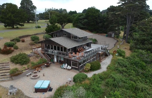 Mendocino House | Pelican Point, Dramatic Ocean & Coast Views, Spa, Next to Town