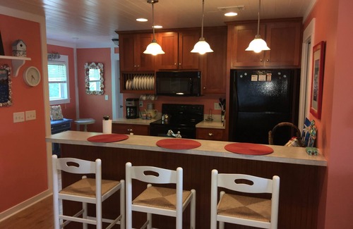 St. Marys Apartment | Pelican's Perch, located in Historic Downtown St.Marys GA. 1 bed room/1 bath
