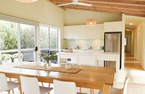 Waterhouse House | PELICAN SHED. Beautiful coastal beach house, a short walk to beach.