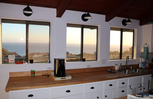 Manchester House | PELICAN VIEW WITH A SENSATIONAL 180 DEGREE OCEAN VIEW, LARGE EXPANSIVE DECK