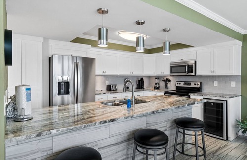 Thomas Drive Condo | Pelican Walk 506 - Pet Friendly Condo on the Beach!