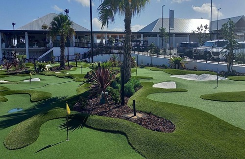 Pelican Waters Apartment | PELICAN WATERS RESORT UNIT 424