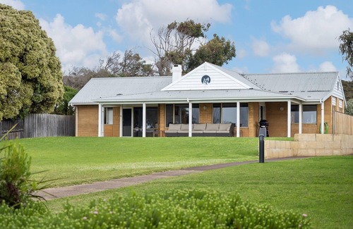 Augusta House | Pelicans View – Riverside Retreat by the Blackwood River - Pelicans View Riverside Retreat by the Blackwood River