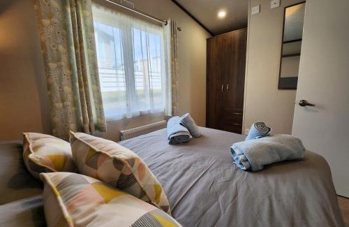 Holworth Resort | Pemberton Avon pitch 30 Creek Caravan Park dog friendly