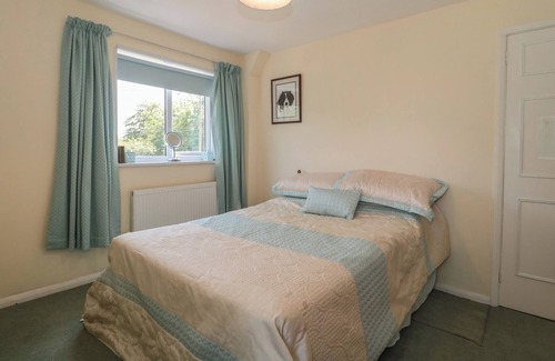 Somerford Keynes House | PEMBERTON, pet friendly, with a garden in Ashton Keynes