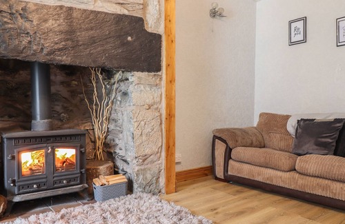 Manod House | PEN Y GARTH, pet friendly, with open fire in Blaenau Ffestiniog
