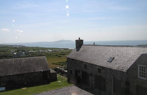 Cylch-Y-Garn Cottage | Pen y Graig - Back Wing, Church Bay, sea views, 500m to beach. No Dogs