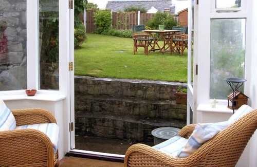 Gwaenysgor Near Prestatyn Cottage | PEN Y PARC, family friendly, character holiday cottage in Gwaenysgor
