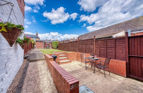 Long Itchington House | Pendicke Cottage | 3 bed house | Sleeps 6 | Southam Centre | Dog Friendly | Inspire Homes