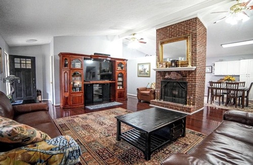 Pendleton House | Pendleton, KY Farm in Oldham Co
