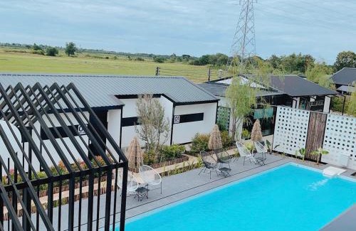 Ratchaburi Hotel | Penguin Villa Resort & Bistro