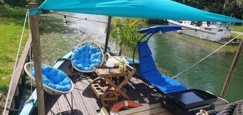 Plombiees-Les-Dijon Boat Rental | PENICHE ONDINE