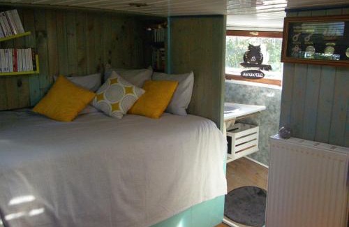 Plombiees-Les-Dijon Boat Rental | PENICHE ONDINE