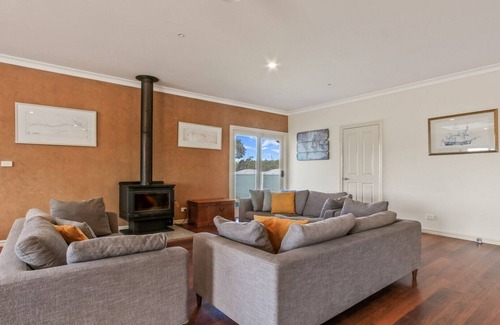 Boole Poole House | Peninsula at Metung - Boole Poole
