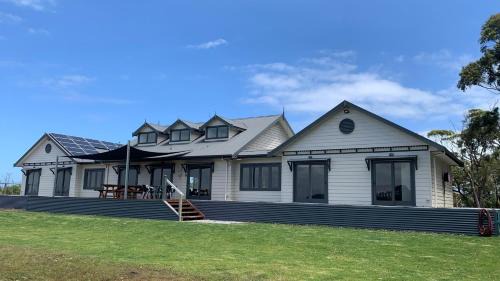 Boole Poole House | Peninsula at Metung House - access by boat only