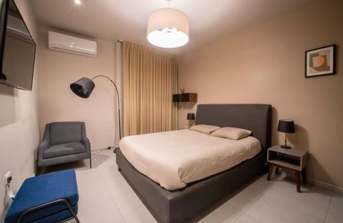Merida Municipality Apartment | PENINSULA STAYS 2 BR Designer Apartment & 200 MB FAST WIFI New Listing!