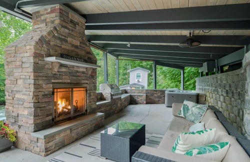Bellefonte Cottage | PENN STATE Country Creek Cottage w/Hot Tub - ON Spring Creek and 7 miles to PSU