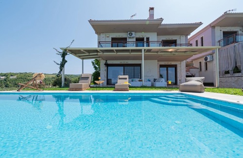 Pallini Villa | Penny Toroneus Edge by RentalsPro - Ηanioti