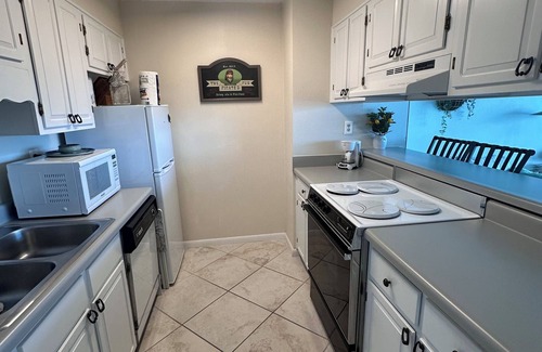 Villa Sabine Condo | Pensacola Beach Waterfront Condo - Yacht, Pool, Tennis, Beach Club - 7th Floor