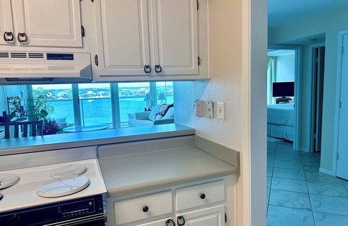 Villa Sabine Condo | Pensacola Beach Waterfront Condo - Yacht, Pool, Tennis, Beach Club - 7th Floor