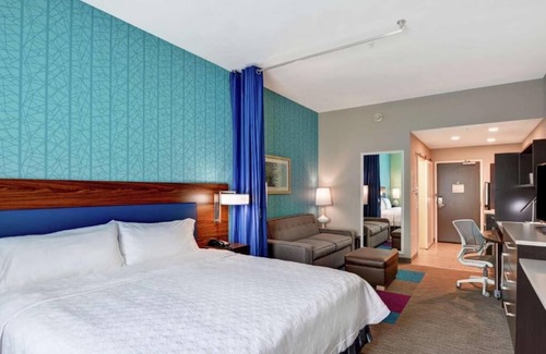 Ferry Pass Hotel | Pensacola Perfection! Free Breakfast and Parking, Pets Allowed, Onsite Pool!