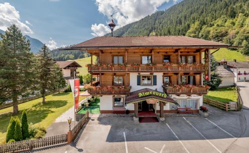 Neustift Im Stubaital Hotel | Pension Almrausch