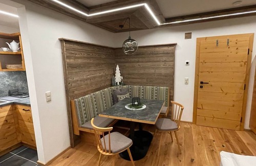 Heiligenblut Bed & Breakfast | Pension and Apartment Edelweiß - Edelweiß Apartment