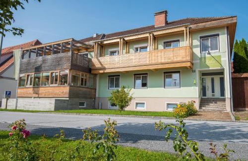 Poellau Bed & Breakfast | Pension Cäcilia