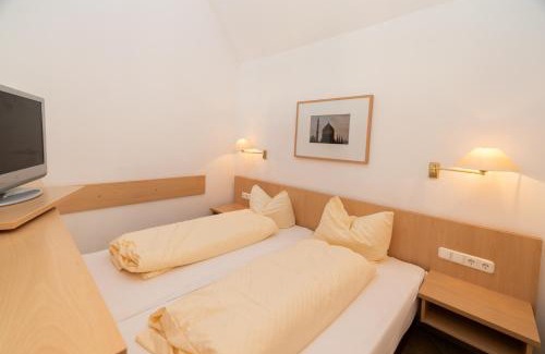 Laubegast House | Pension HOFZWANZIG Dresden-Laubegast