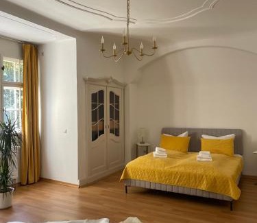 Osterburg Bed & Breakfast | Pension - Kavaliershaus Krumke