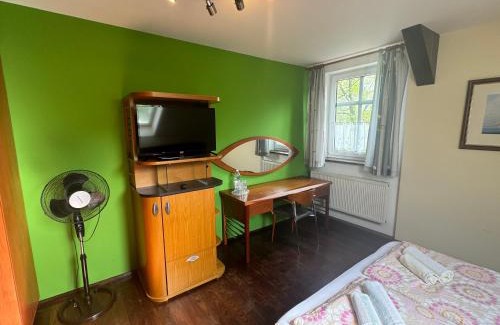 Lehde House | Pension Unter der 250 jährigen Eiche - Lehde Zentrum