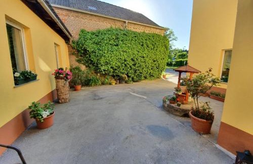 Lutzen House | Pension zum Amboss