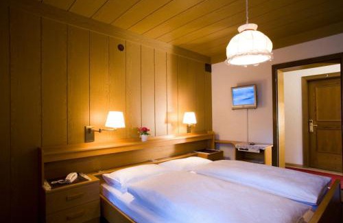 Colfosco Hotel | Pensione Haus Erica