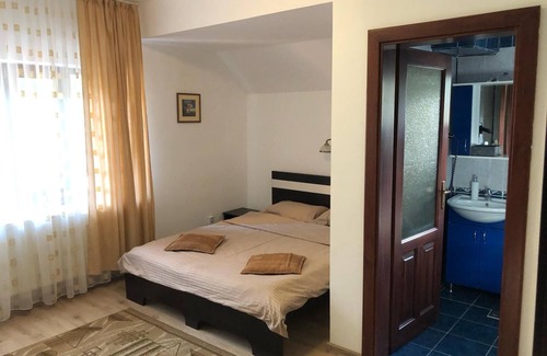 Resita House | Pensiunea Brândușa