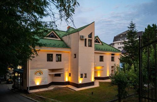 Nord-Est House | Pensiunea Crystal