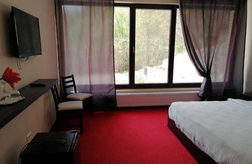 Dubova House | Pensiunea Decebal Resort - Cazanele Dunarii