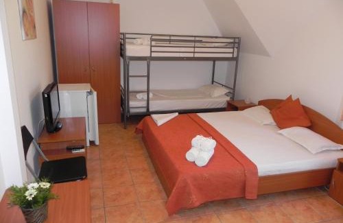 Costinesti House | Pensiunea Iubesc Marea