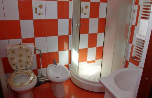 Tirgu Neamt House | Pensiunea ,La struti"