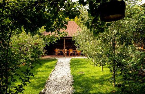 Valea Mare-Pravat Cabin | Pensiunea Namaesti