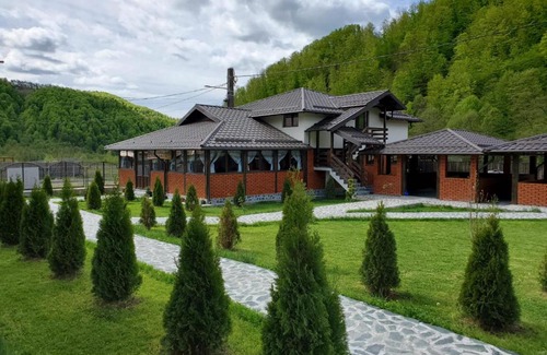 Berevoesti House | Pensiunea Perla Râușor