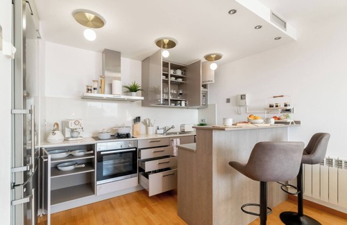 Cornella de Llobregat Apartment | Penthouse with Private Terrace & Pool Access