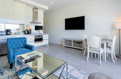 Seven Mile Beach Apartment | Penthouse 1BR/1BTH Apt /w Rooftop Pool Near Beach