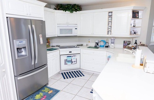 Old Man Bay Condo | Penthouse 2 Bd/Bth Beachfront Condo w/Heated Pool